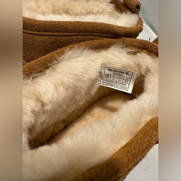 NWOT BearPaw Boots with faux fur lining - Picture 5 of 6
